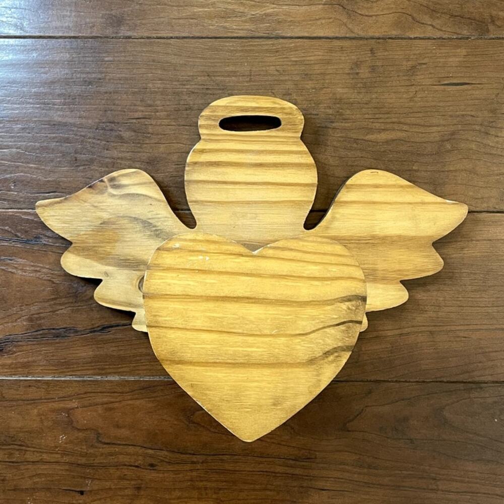 Vintage 1997 House of Lloyd Wooden Angel Heart Quilt Holder Hanger Wall Decor